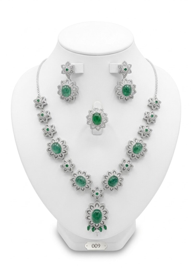 Lush Bloom Gold Necklace Set
