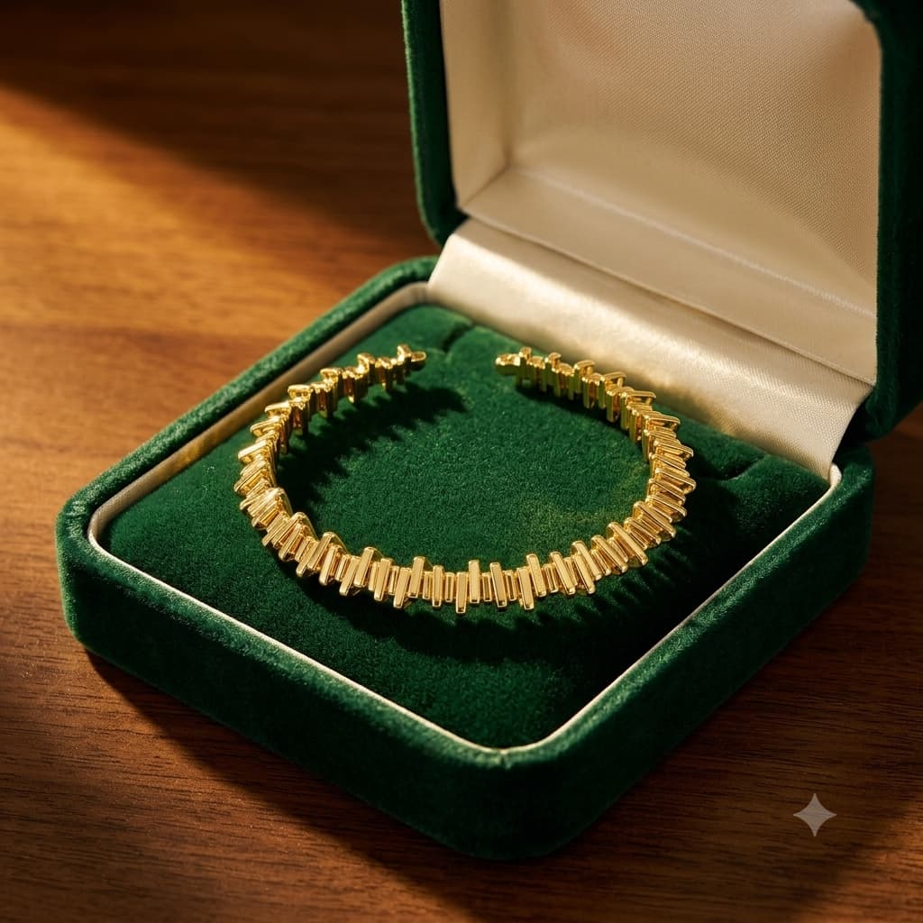 Elegant Gold Geometric Open Cuff Bangle for Women - Image 5